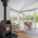 6 Bedroom Cozy In